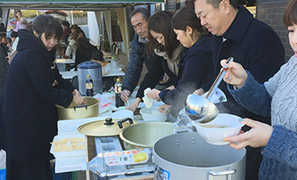 トミオ　新春餅つき大会