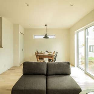 ダイニング　tomioの家