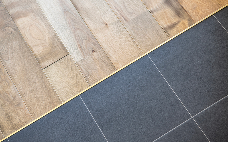 tomioの家 タイル　新築完成見学会